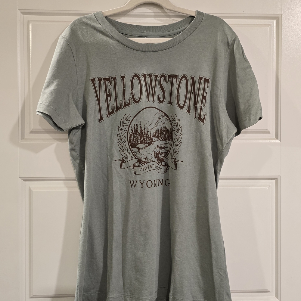 Yellowstone Wyoming Graphic Tee - Sage Green Crewneck